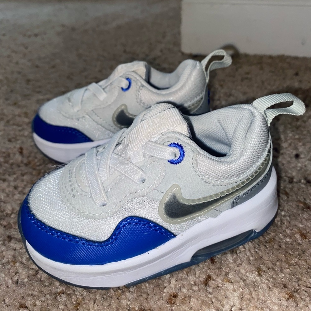 Infant Nike Air Max Motif, Size 4C, Gently Used, Blue and White Shoes